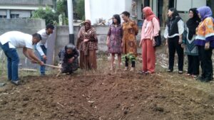 Read more about the article Tasyakuran atas Pembelian Tanah utk Sekolah Disabilitas Ganda YSI Cab. Banten